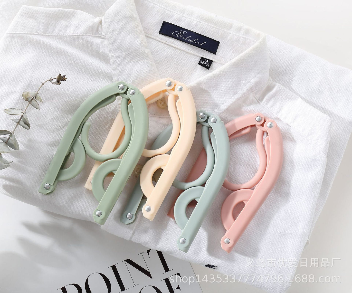 PACK OF 4 TRAVEL HANGERS